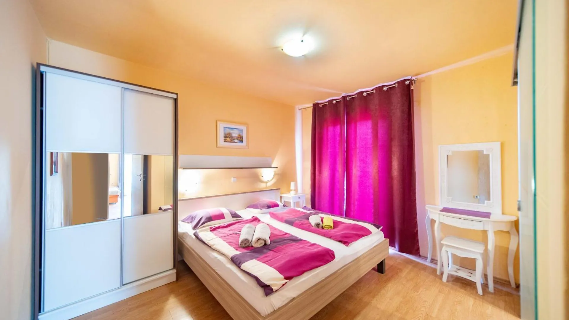 Guesthouse Mira Rab Town Guest house