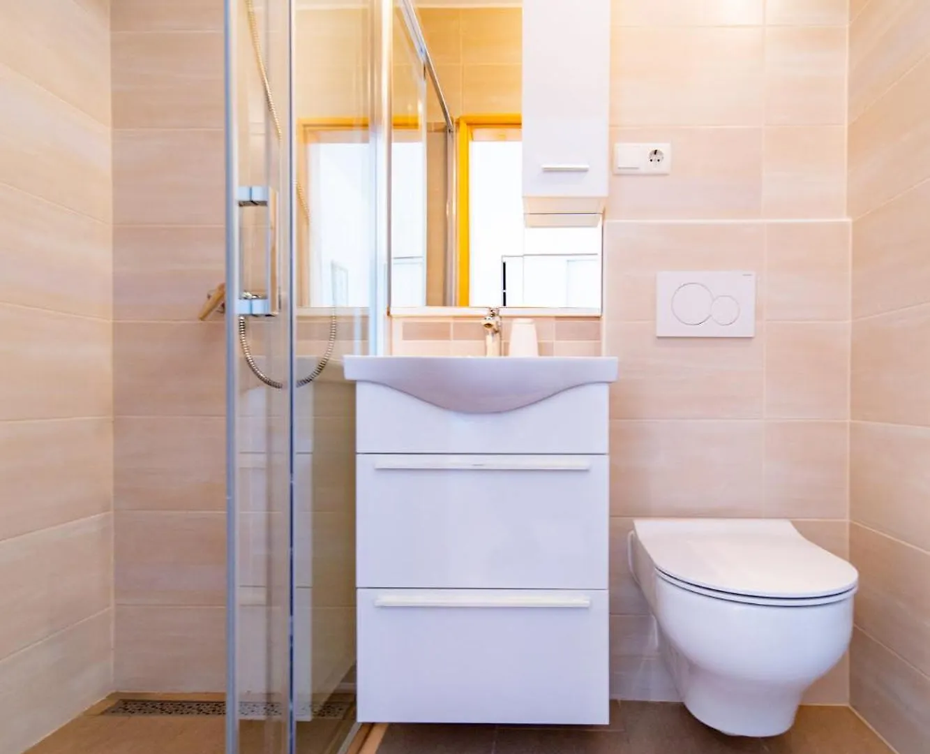 Guesthouse Mira Rab Town Guest house
