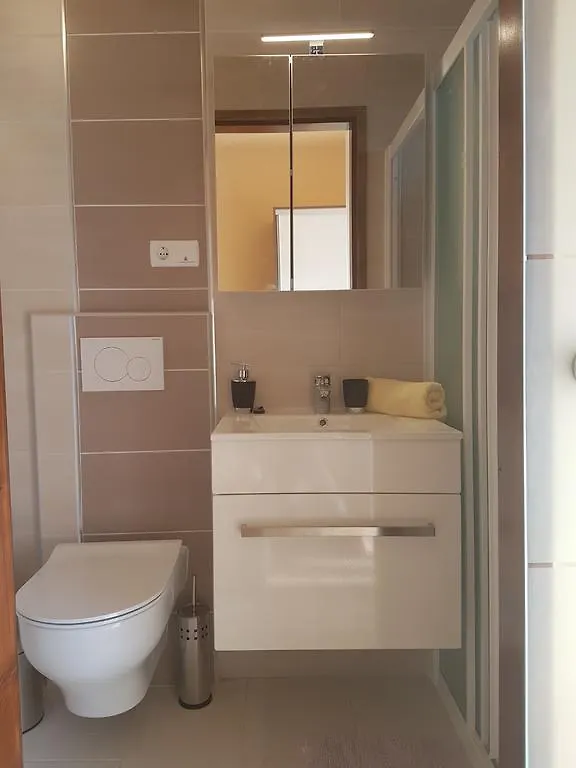 Guesthouse Mira Rab Town