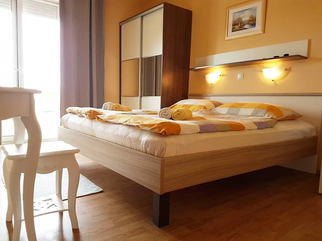 Guesthouse Mira Rab Town Guest house