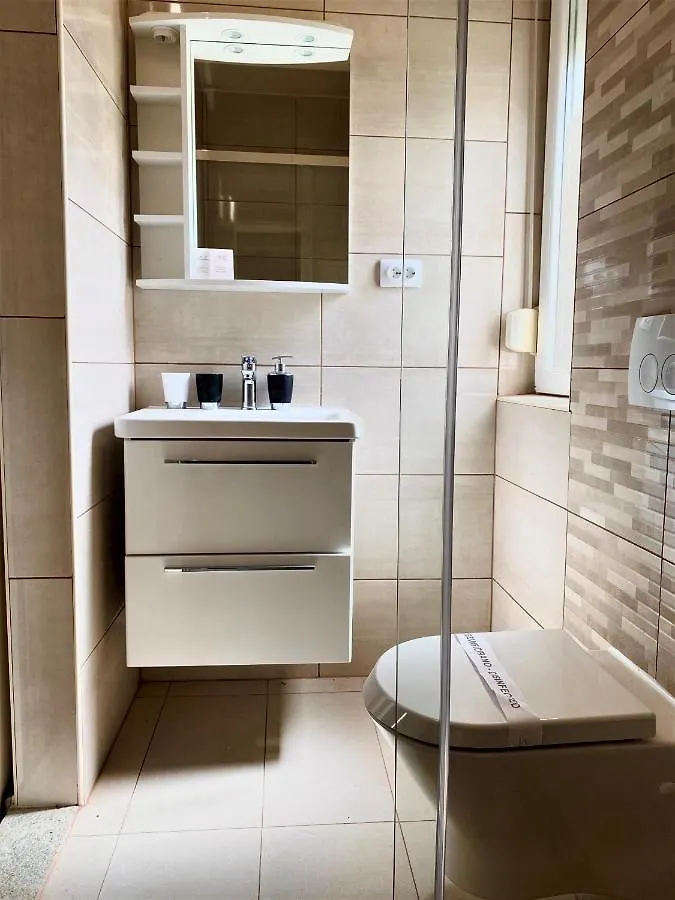 Guesthouse Mira Rab Town 3*,
