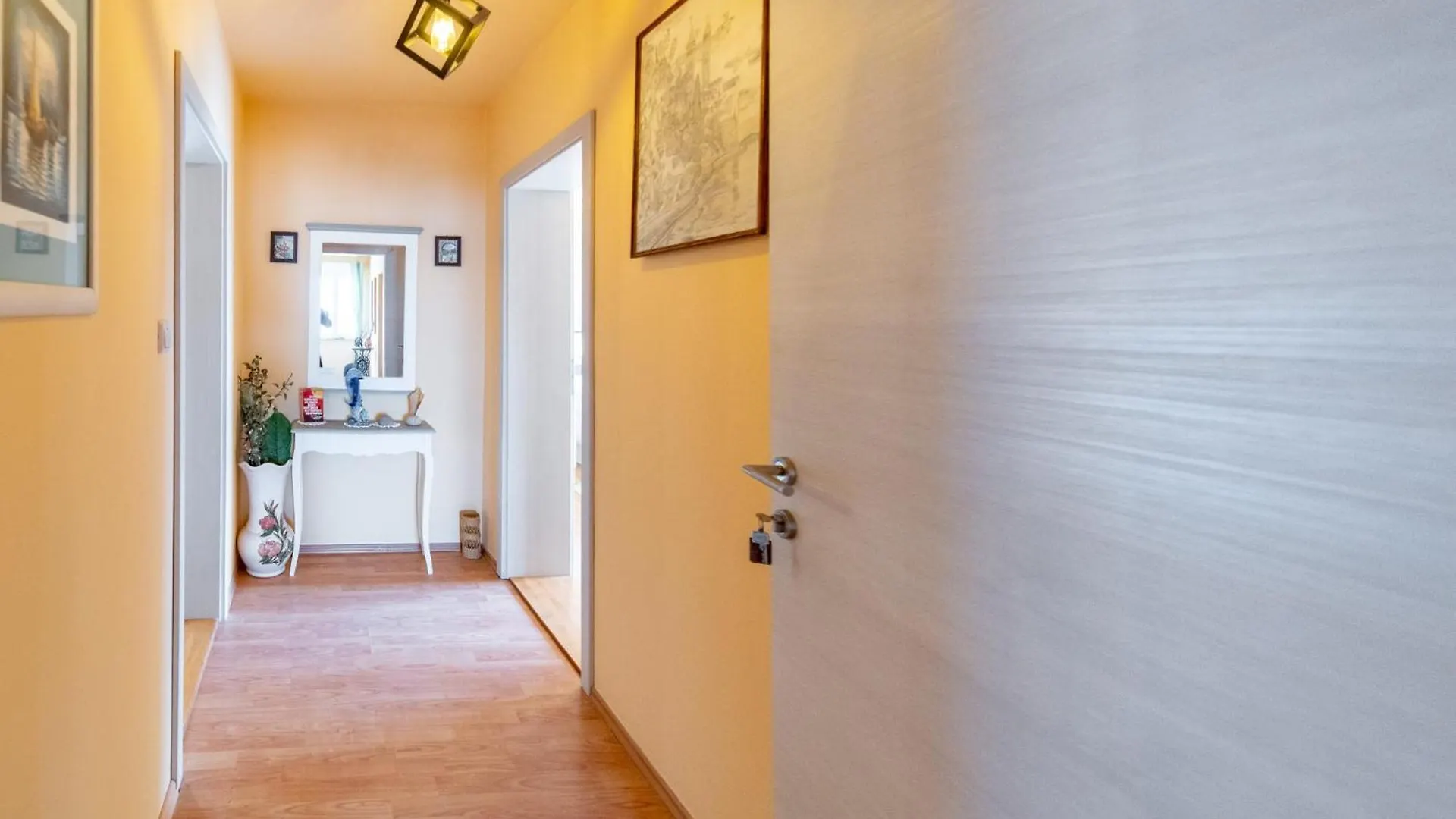 Guesthouse Mira Rab Town Pensionat