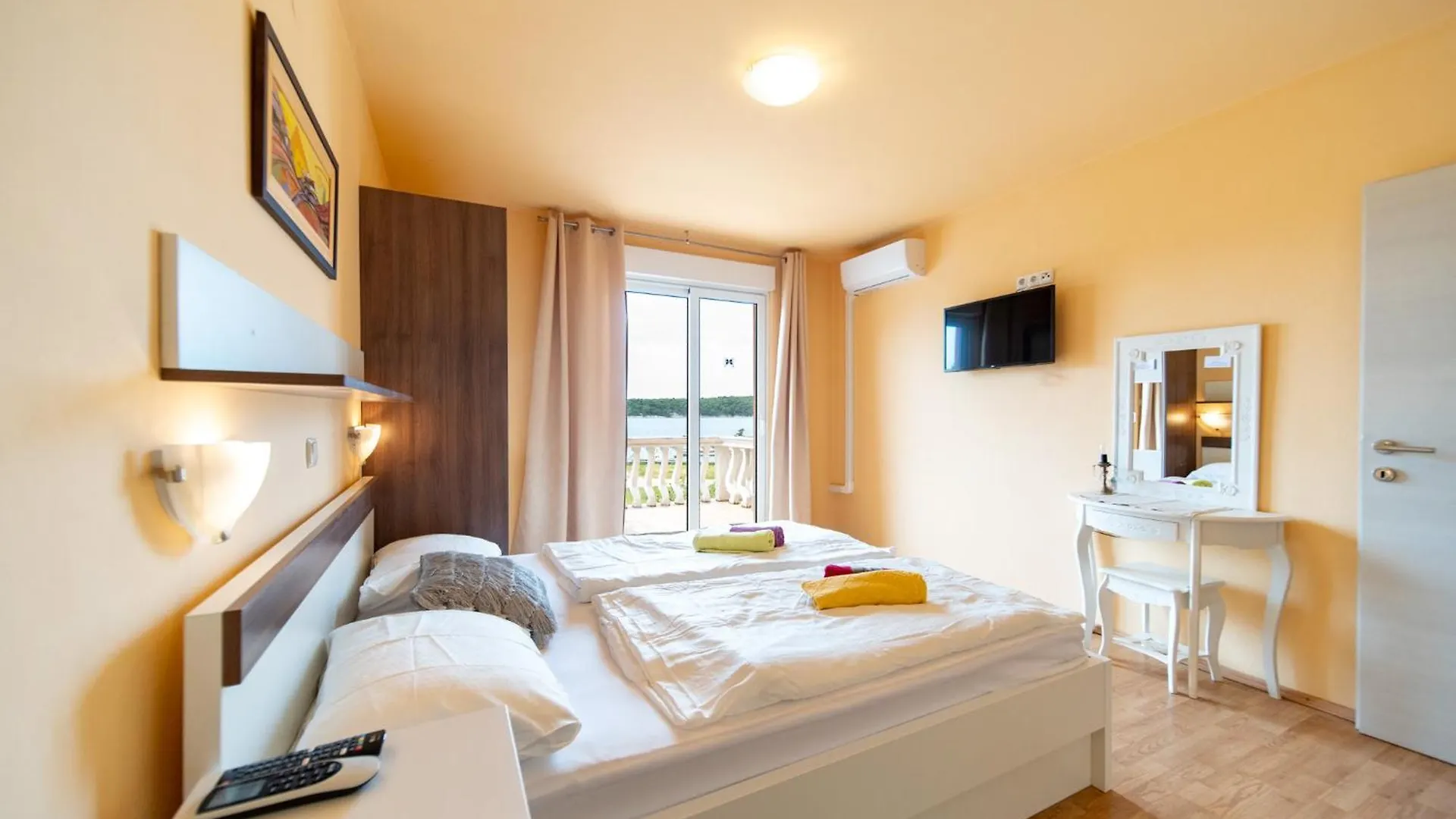 Guesthouse Mira Rab Town Pensionat